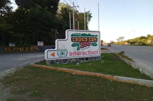 CrocoCun Zoo sobre carretera federal
