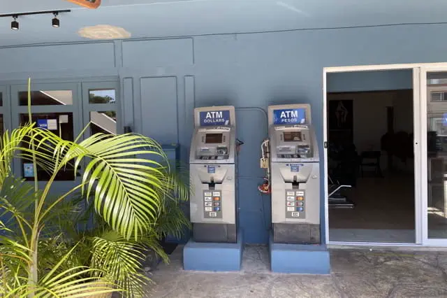 ATM en la playa de puerto morelos